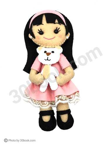 عروسک تزئینی دختر  مو سیاه به همراه خرس