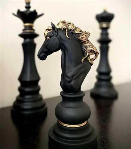 تندیس اسب شطرنج سیاه