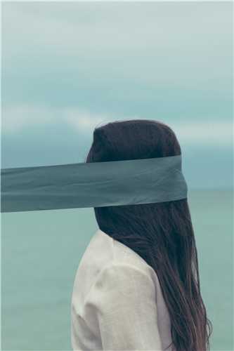 تابلو چشمانت را ببند 30*20 سانتي متر