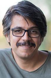 تصویری از آقای محمود فرجام مترجم کتاب بیشعوری