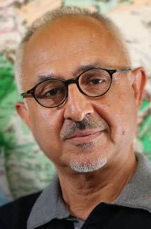 کتاب هم شرقی هم غربی