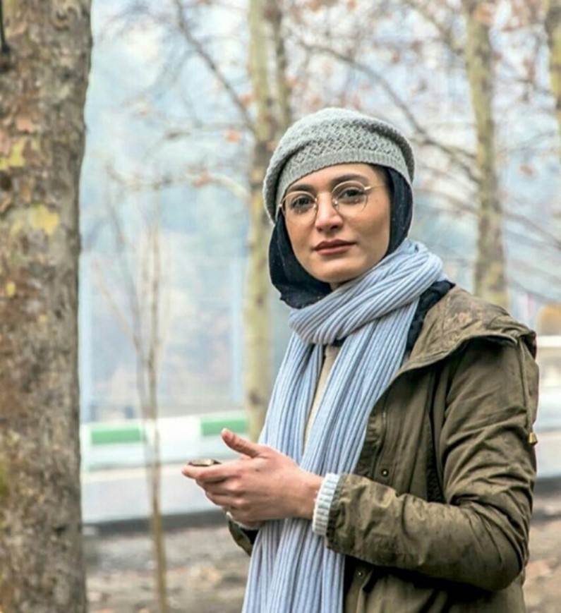 تصویری از نویسنده کتاب تکه هایی از یک کل منسجم