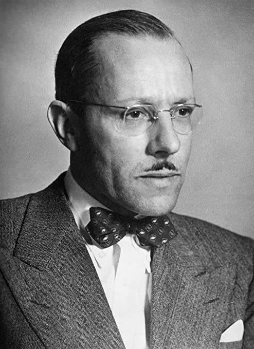 تصویر نویسنده کتاب پسرک و کوهنورد