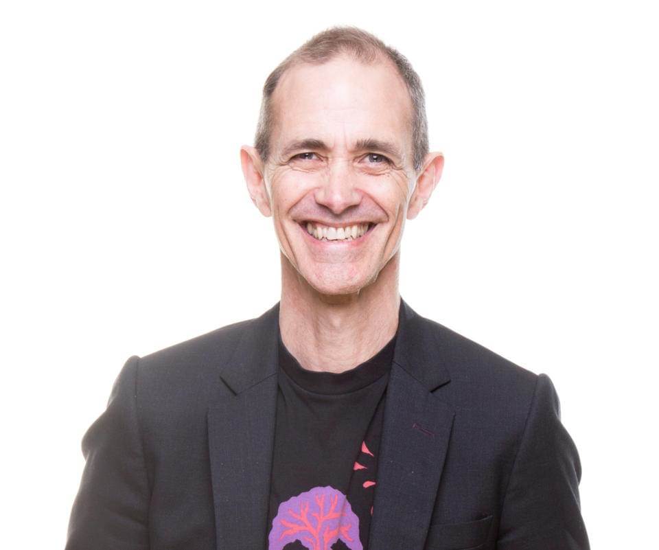 نویسنده خانه درختی 130 طبقه