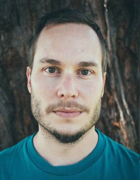 نویسنده کتاب شرکت تک نفره