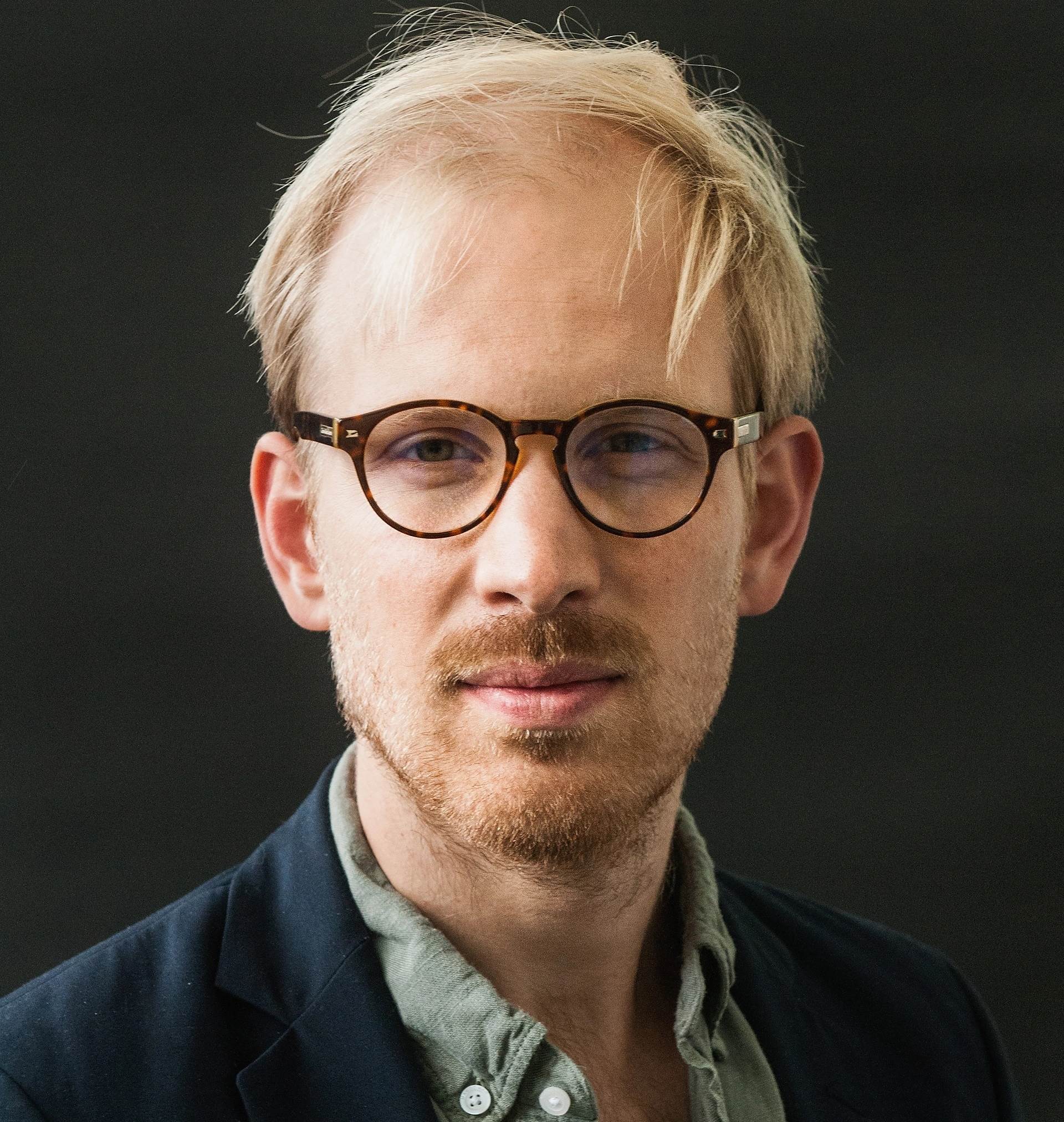 کتاب آرمانشهر واقع بین ها روتخر