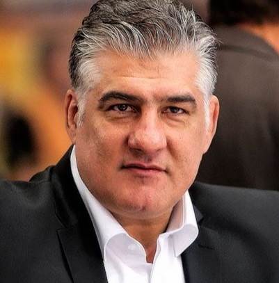 دست نيافتني ( روايت زندگي قهرمان کشتي آزاد عليرضا حيدري)