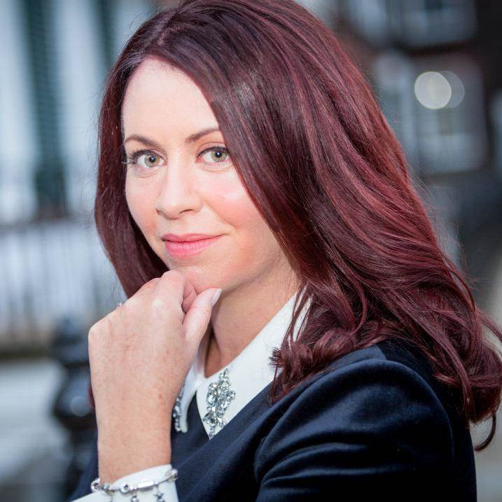 رمان سنگ، کاغذ، قیچی