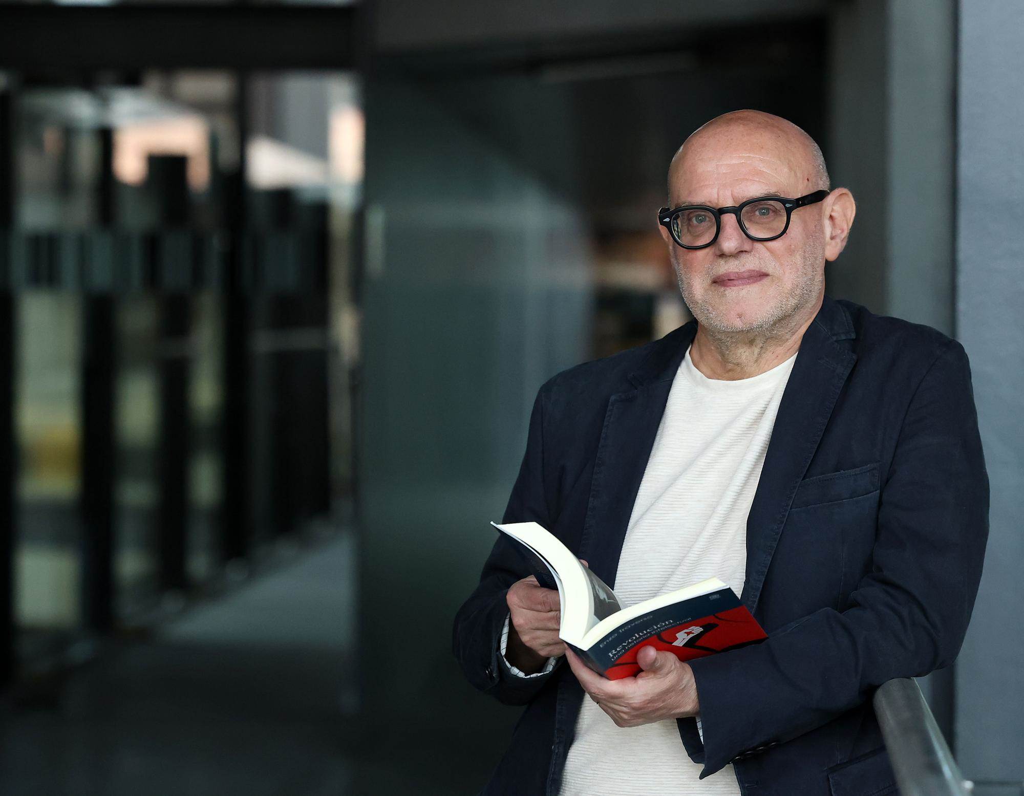 کتاب مالیخولیای چپ