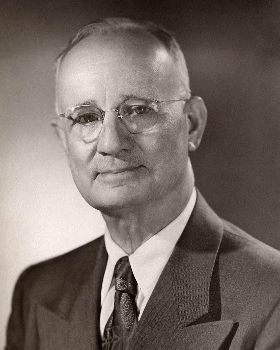 کتاب بیندیشید و ثروتمند شوید