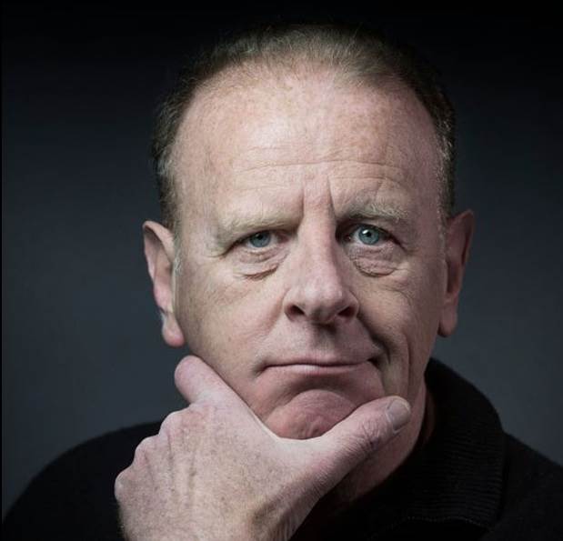 تصویر نویسنده کتاب مغازه خودکشی