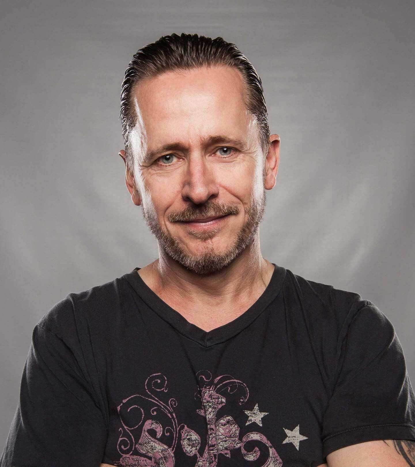 کتاب خودت را به فنا نده