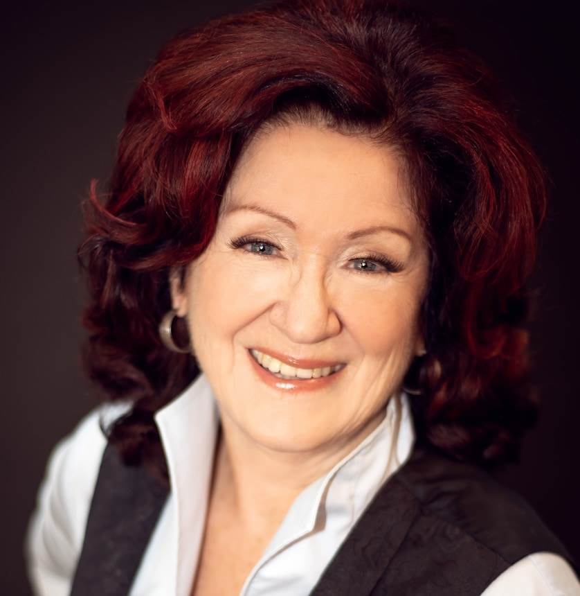 محکم در آغوشم بگیر