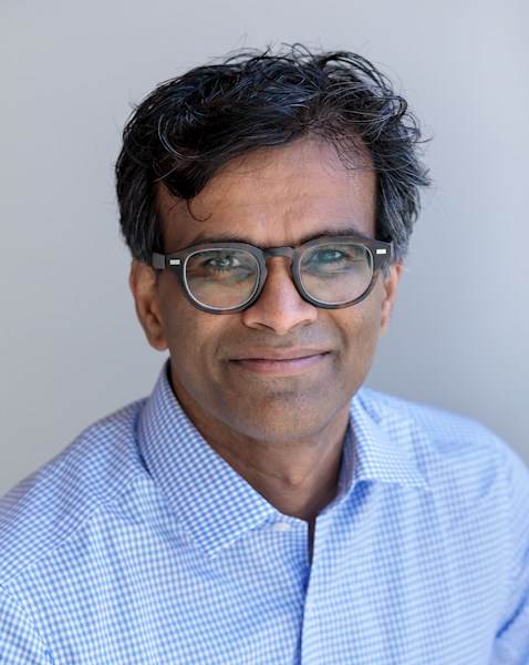 فقر احمق می‌کند