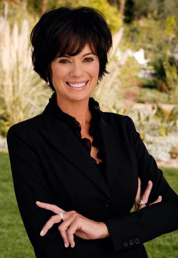 تصویر نویسنده کتاب نیمه تاریک وجود